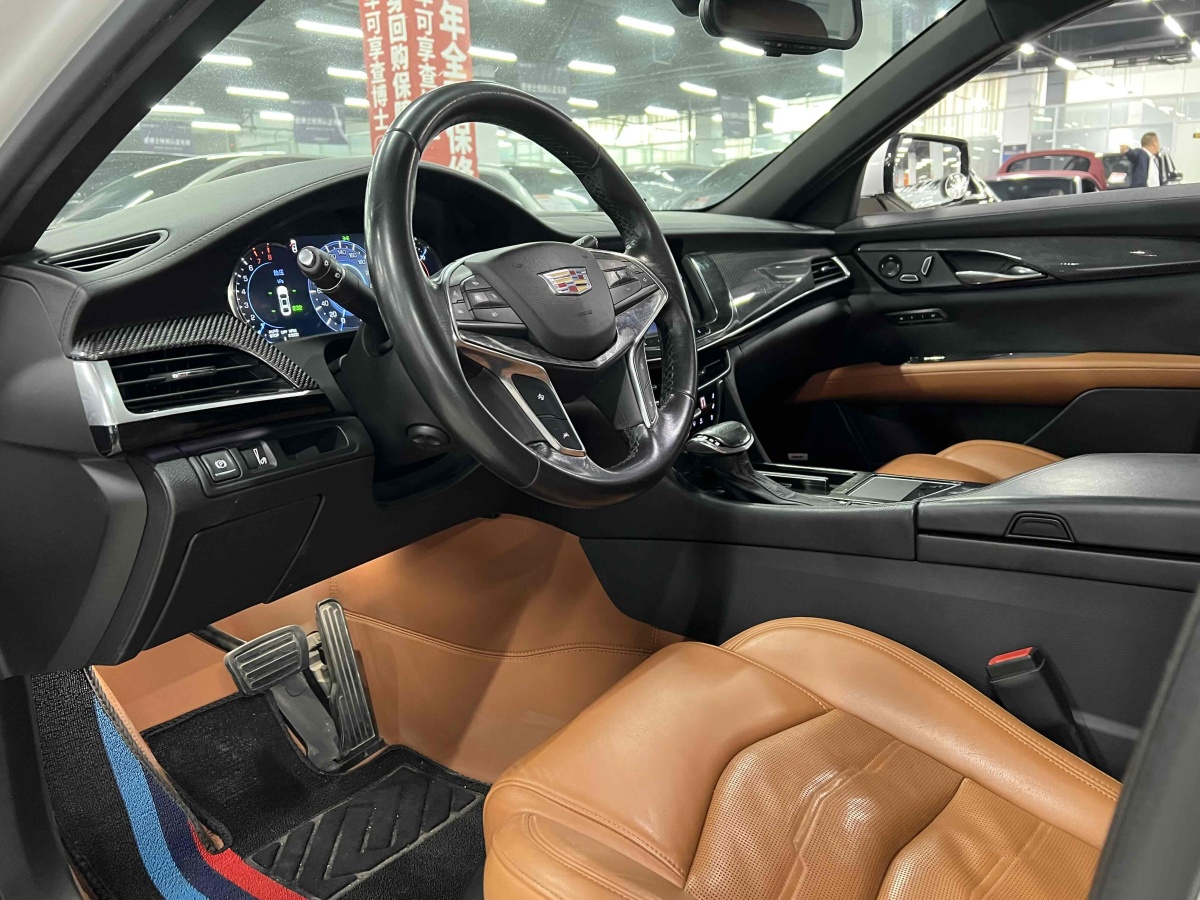 凱迪拉克 CT6  2017款 28T 領(lǐng)先型圖片