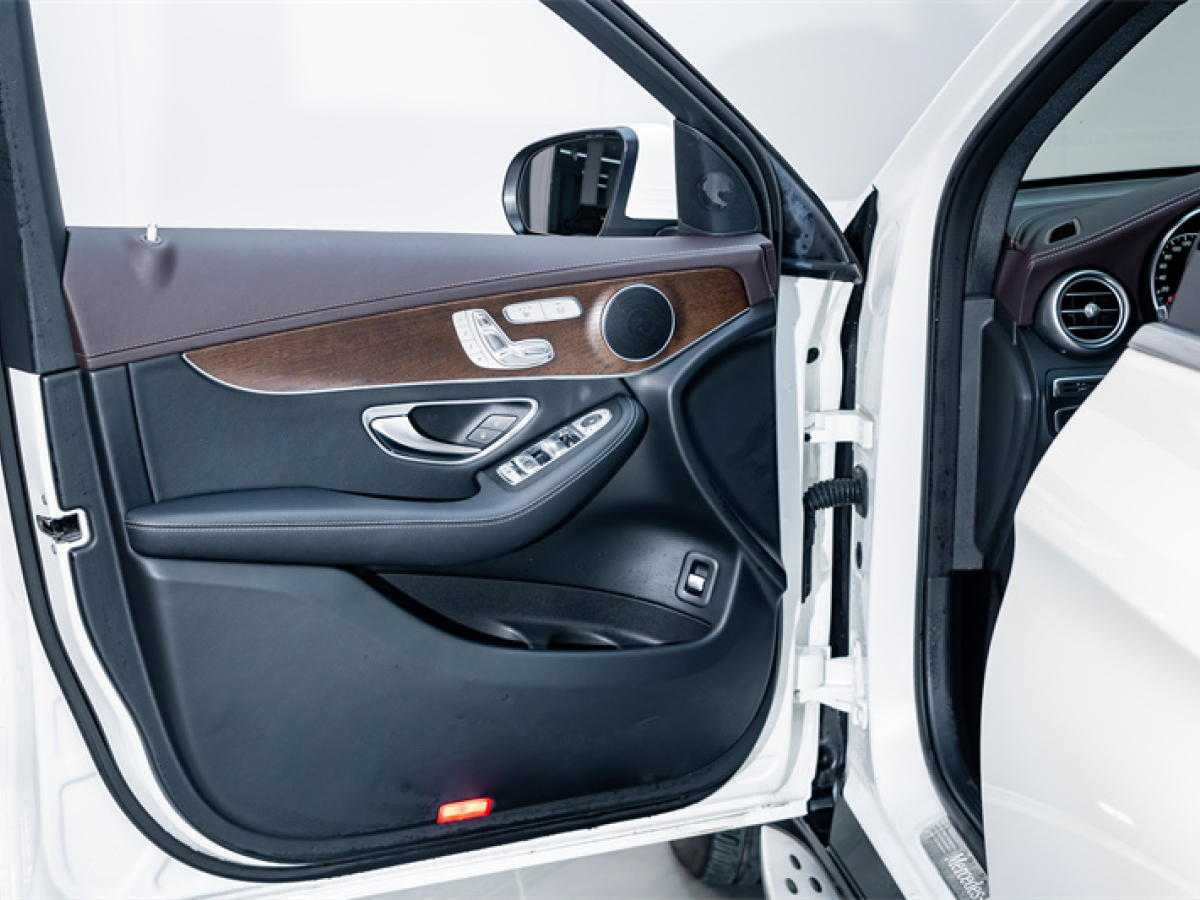 奔驰 奔驰GLC  2022款 GLC 300 L 4MATIC 动感型臻藏版图片