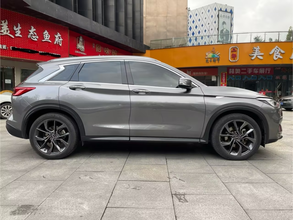 英菲尼迪 QX50  2020款 2.0T 30周年限量版圖片