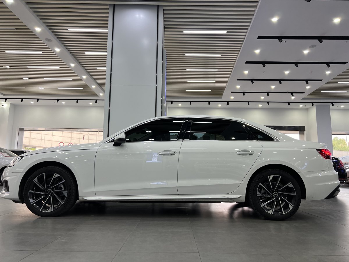 2022年1月奧迪 奧迪A4L  2022款 40 TFSI 時(shí)尚致雅型