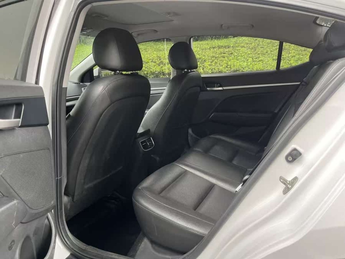 現(xiàn)代 領(lǐng)動(dòng)  2019款 1.5L CVT智炫?精英型圖片