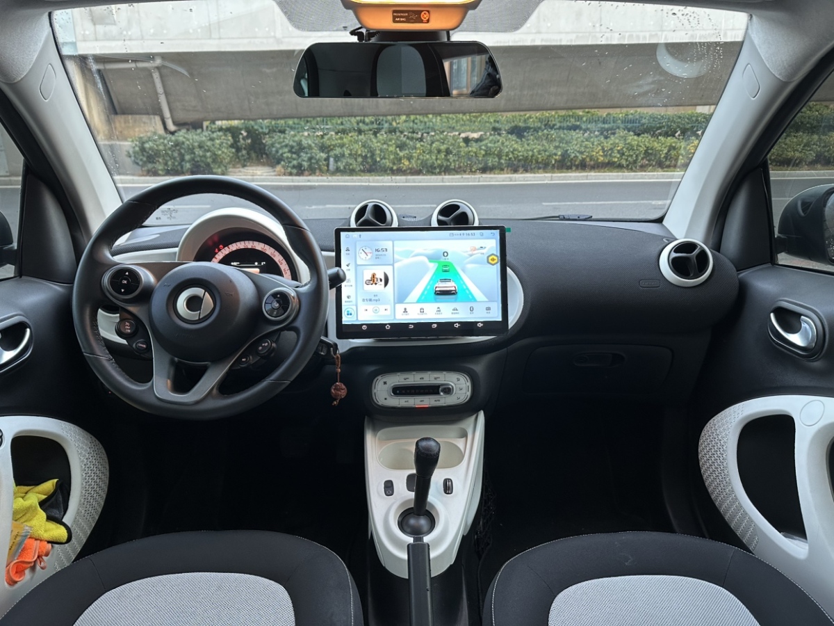 smart fortwo  2017款 1.0L 52千瓦魅藍特別版圖片