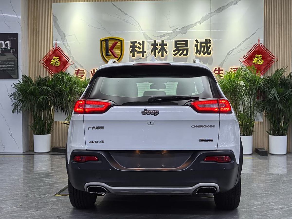 Jeep 自由光  2016款 2.4L 專業(yè)智能版圖片