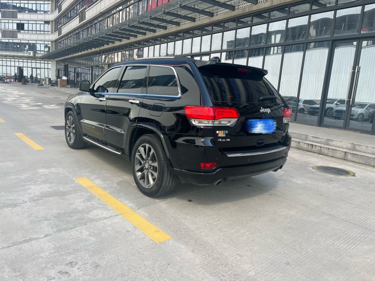 Jeep 大切諾基  2017款 3.6L 豪華導(dǎo)航版圖片