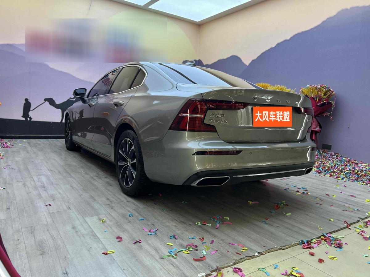 沃爾沃 S60L  2022款 B4 智逸豪華版圖片