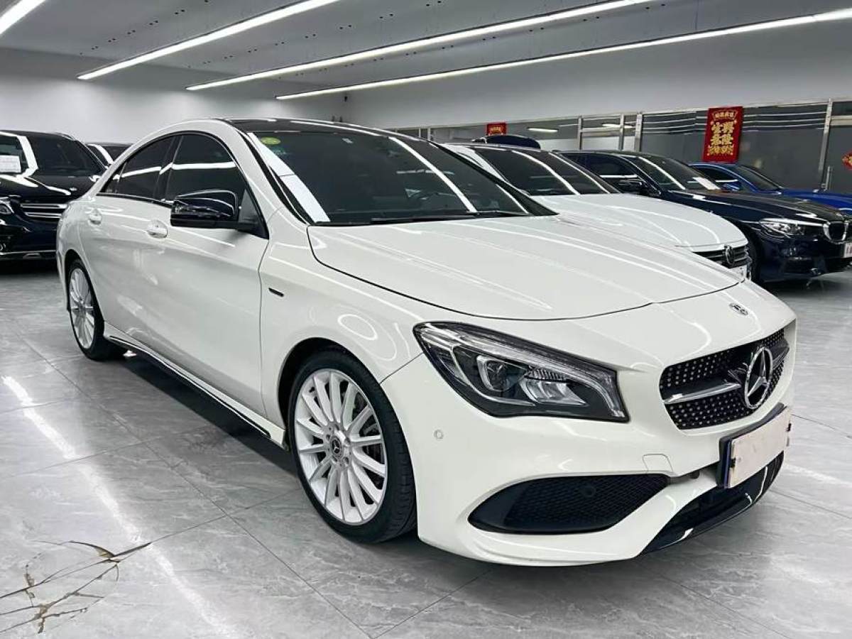 奔馳 奔馳CLA級  2017款 CLA 220 4MATIC 極地限量版圖片