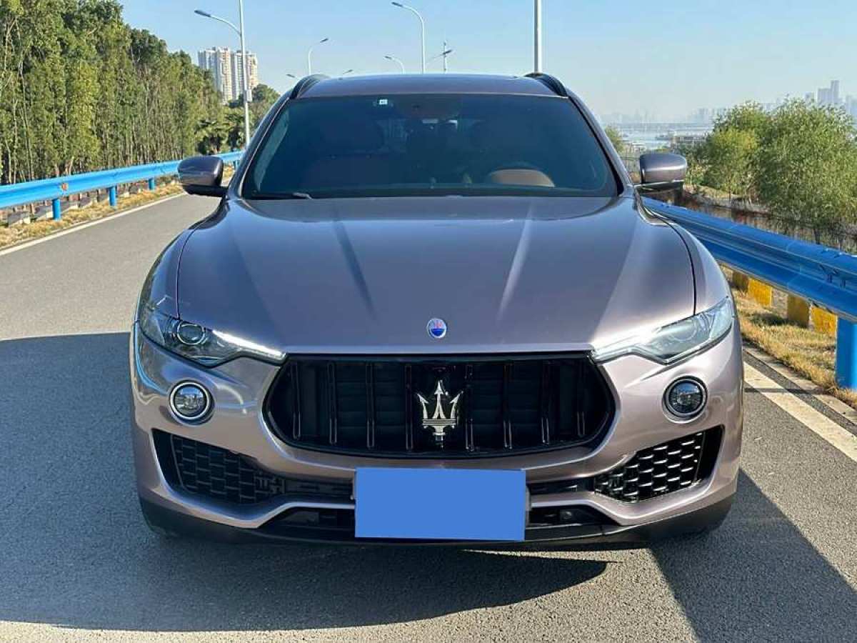 瑪莎拉蒂 Levante  2019款 3.0T 350Hp 標(biāo)準(zhǔn)版 國(guó)VI圖片