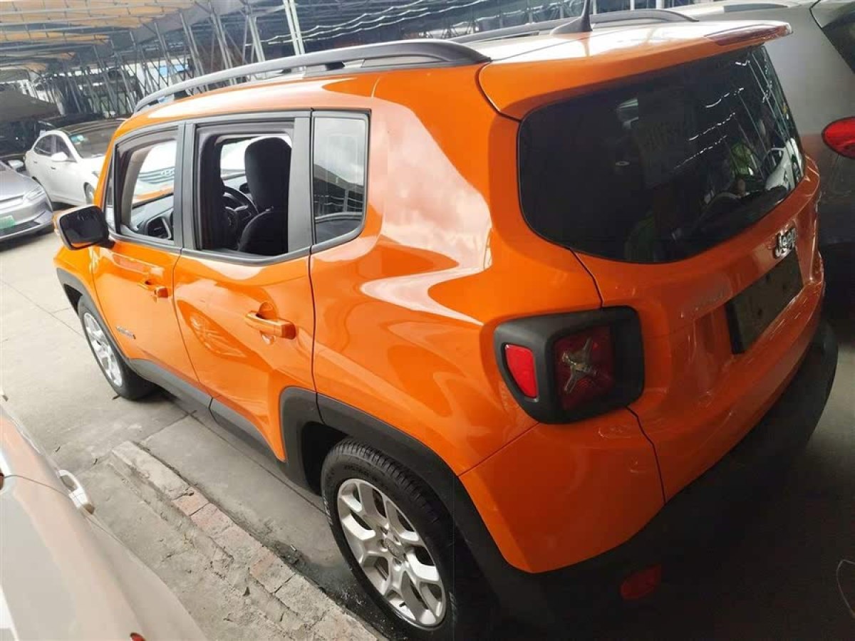 Jeep 自由俠  2017款 180T 自動(dòng)高能版圖片