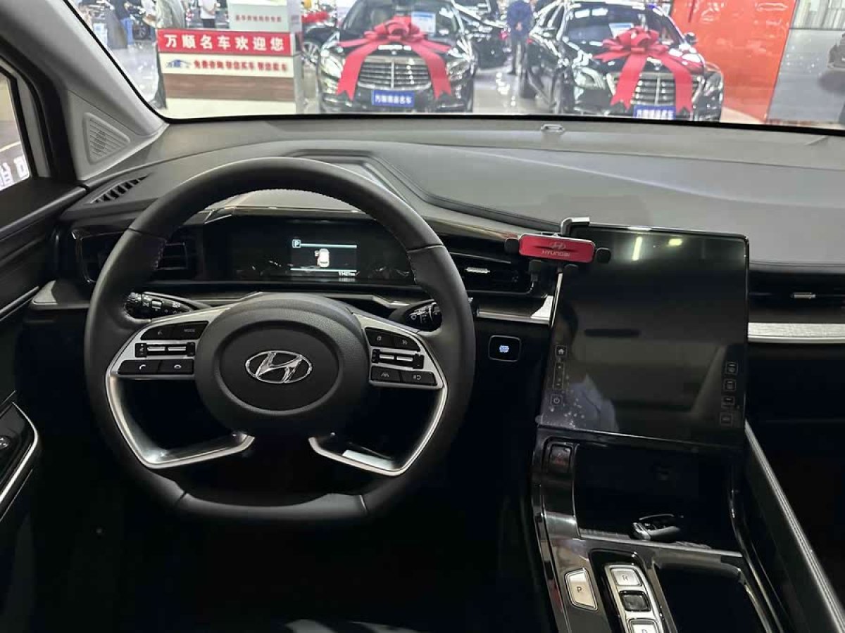現(xiàn)代 庫斯途  2024款 270TGDi LUX 尊貴版圖片