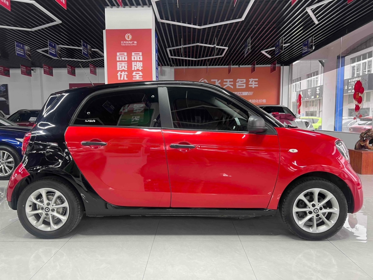 smart forfour  2016款 1.0L 52千瓦靈動版圖片