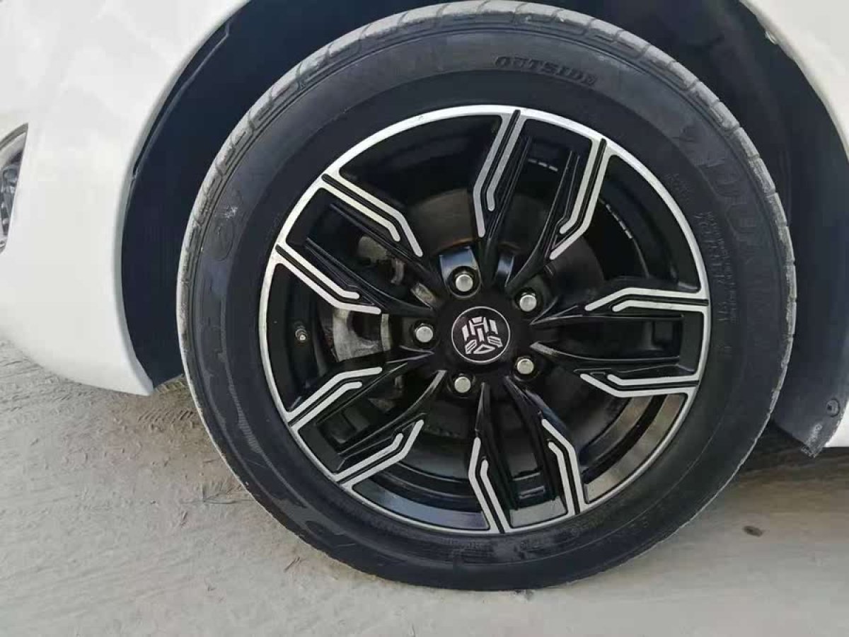 現(xiàn)代 朗動  2016款 1.6L 自動尊貴型圖片