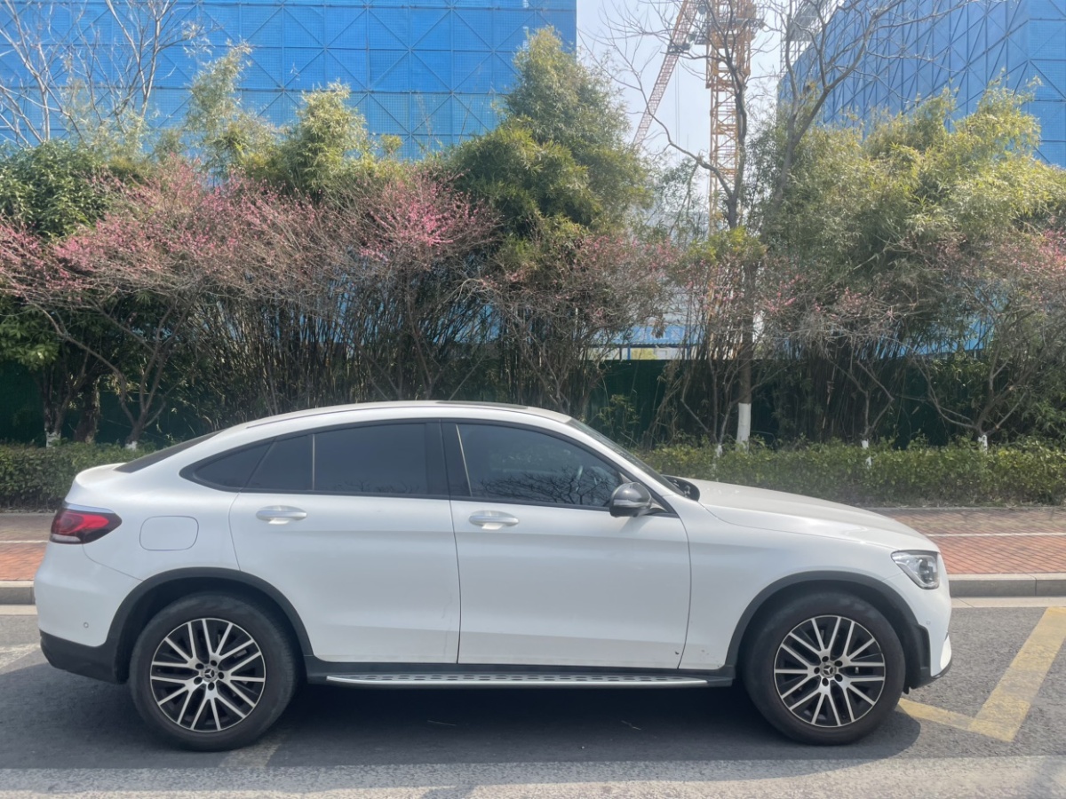 奔馳 奔馳GLC  2022款 改款 GLC 300 4MATIC 轎跑SUV圖片