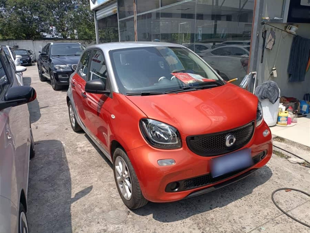 smart forfour  2016款 1.0L 52千瓦靈動版圖片