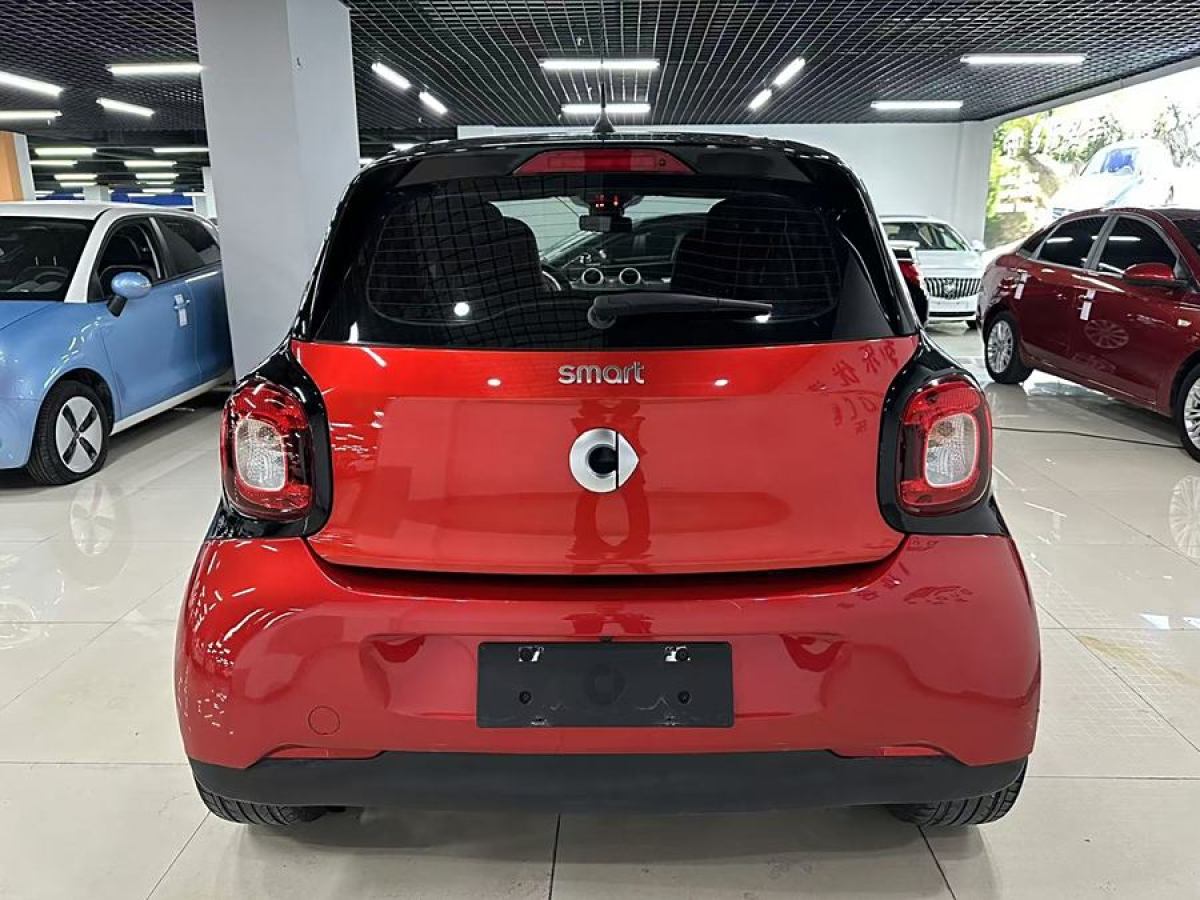 smart forfour  2016款 1.0L 52千瓦靈動(dòng)版圖片