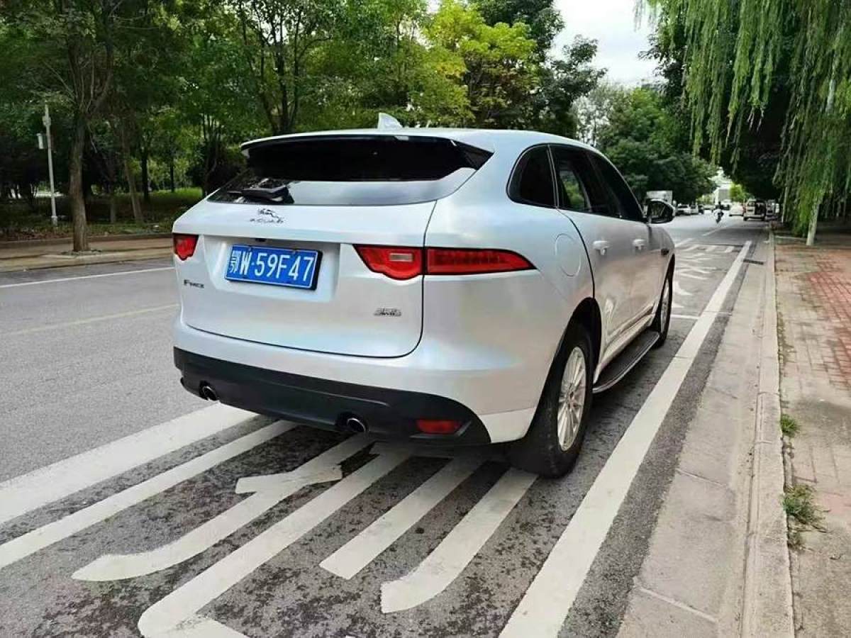 捷豹 F-PACE  2016款 2.0T 兩驅(qū)都市尊享版圖片