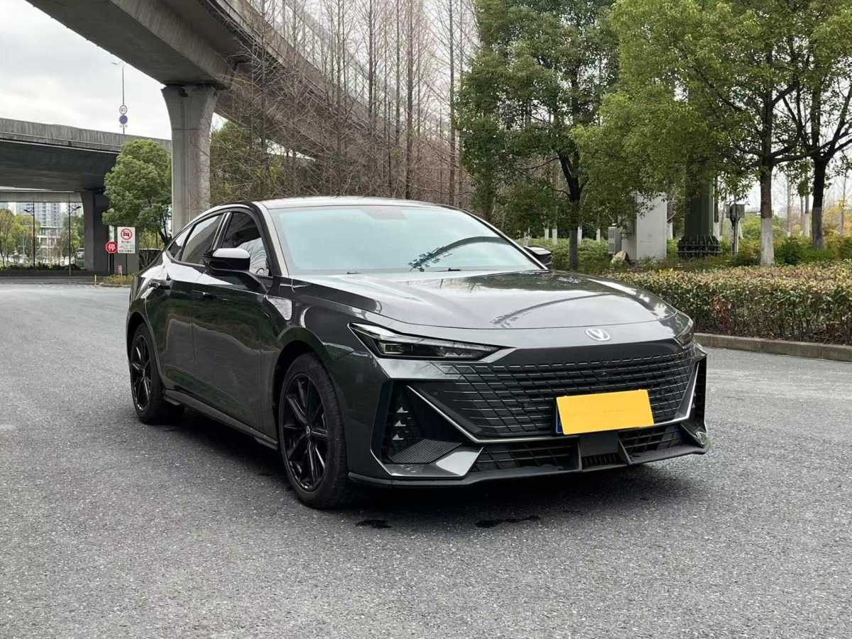 長(zhǎng)安 長(zhǎng)安UNI-V  2022款 1.5T 智慧領(lǐng)航型圖片