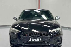 奧迪S3 奧迪 S3 Limousine edition one 歐洲版