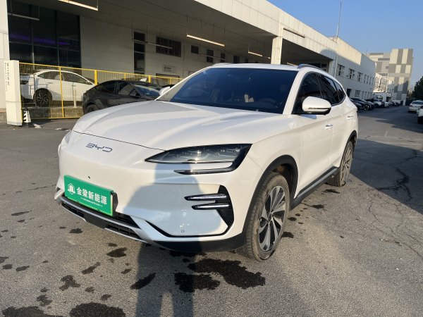 比亚迪 宋PLUS新能源  2023款 冠军版 520KM 尊贵型