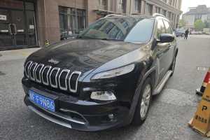 自由光 Jeep 2.0L 优越版