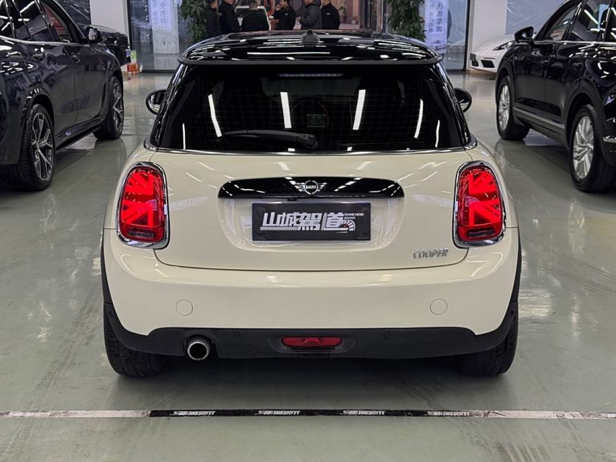 MINI COUNTRYMAN  2018款 1.5T COOPER 經(jīng)典派圖片