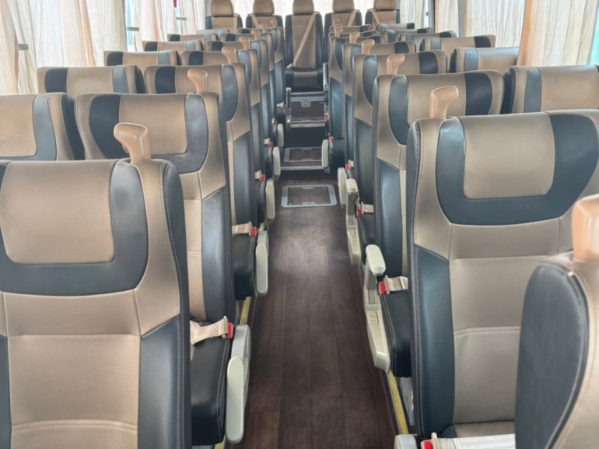 2019年5月多台国五38座有高级公告和营运转籍宇通6906旅游车
