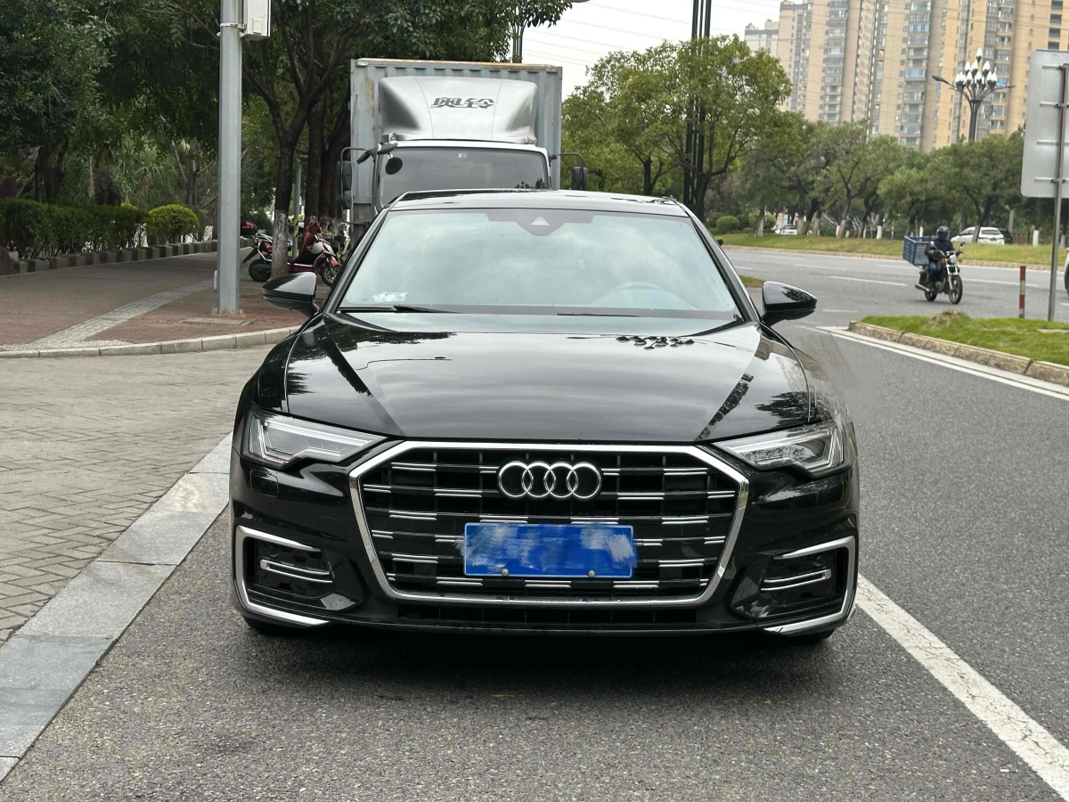 奧迪 奧迪A6L  2023款 改款 45 TFSI 臻選動(dòng)感型圖片