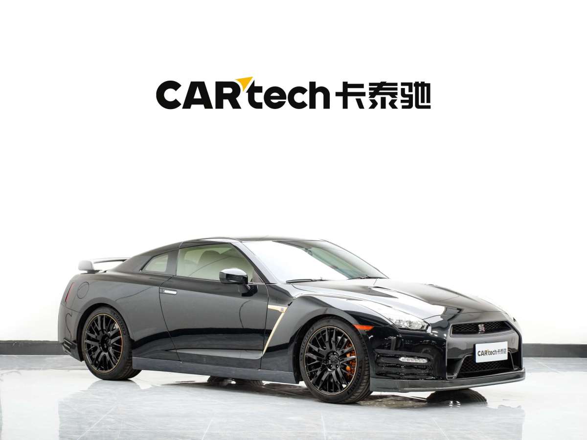 日產(chǎn) GT-R  2015款 3.8T 豪華棕紅內(nèi)飾版圖片