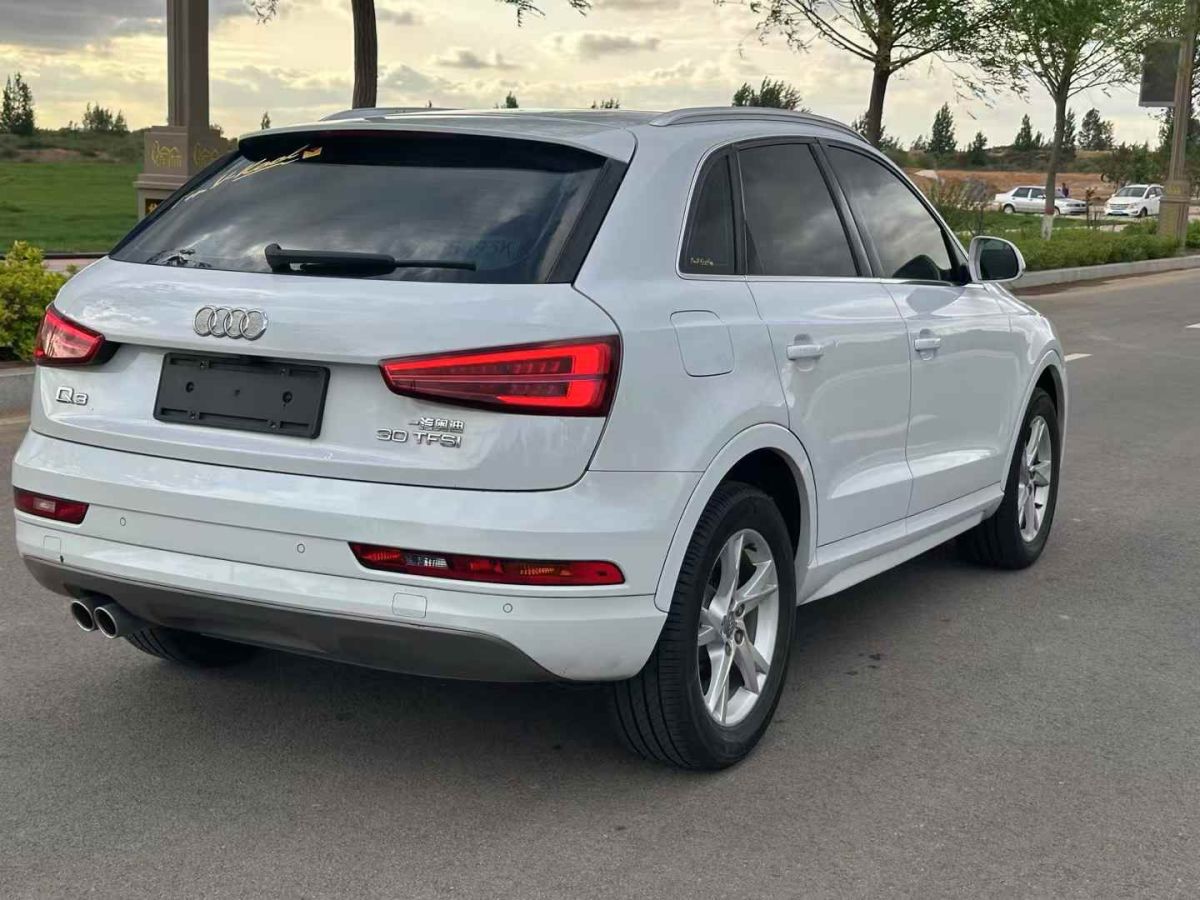 奧迪 奧迪Q3  2018款 30 TFSI 時(shí)尚型典藏版圖片