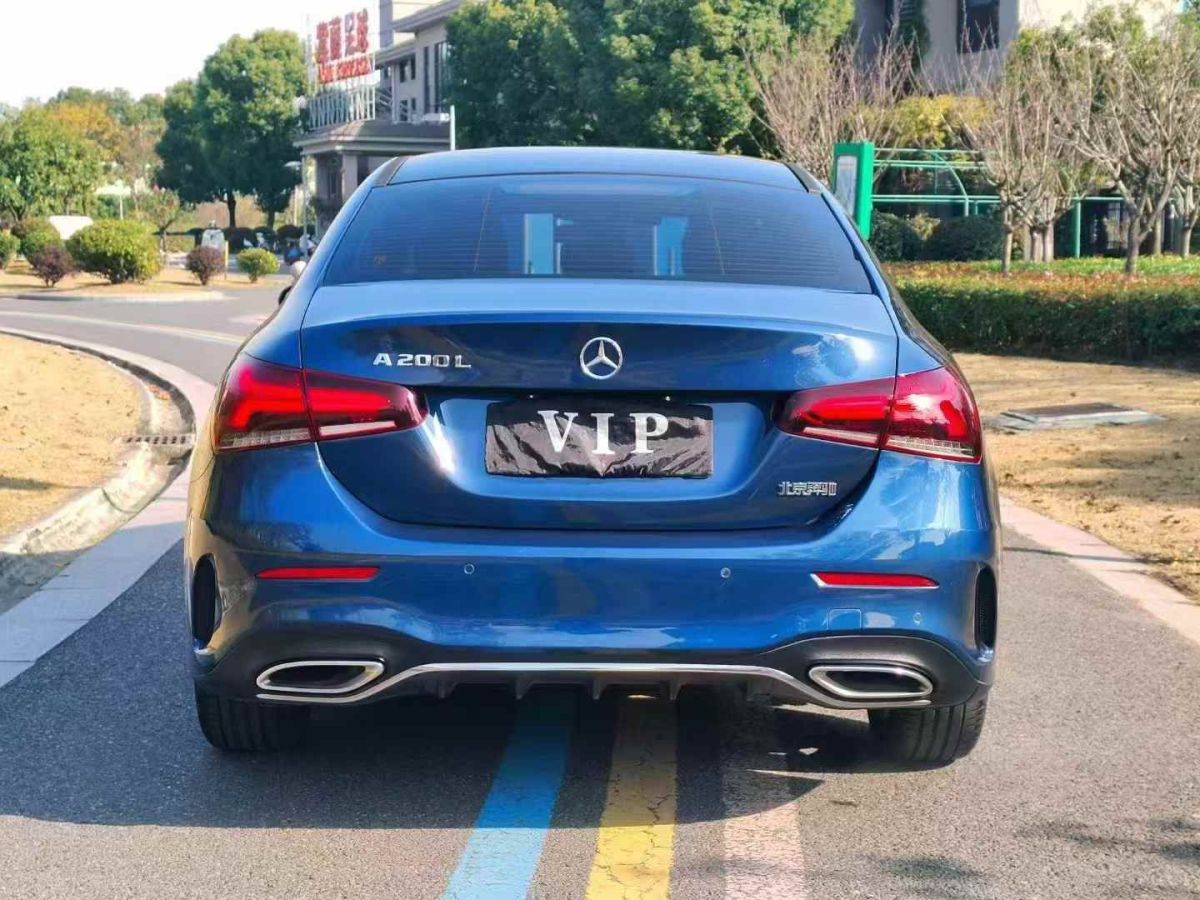 奔馳 奔馳A級  2019款  A 220 L 4MATIC 運動轎車圖片