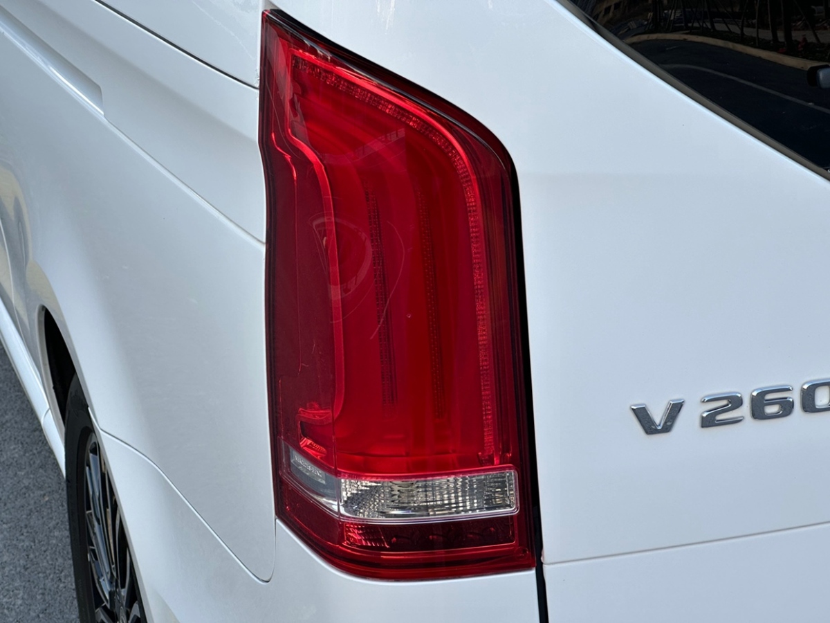 奔驰 V级  2018款 V 260 L 尊贵加长版图片