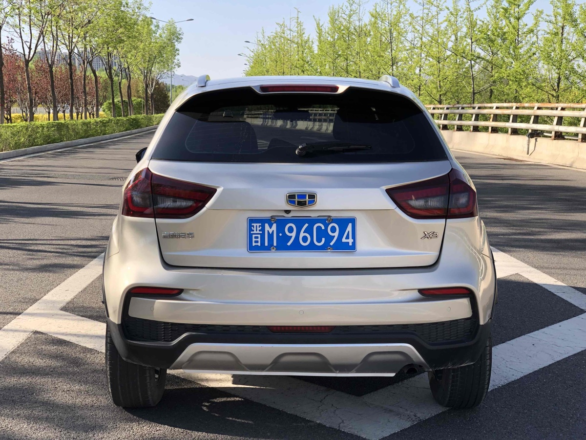 吉利 遠(yuǎn)景X3  2019款  升級(jí)版 1.5L CVT尊貴型圖片