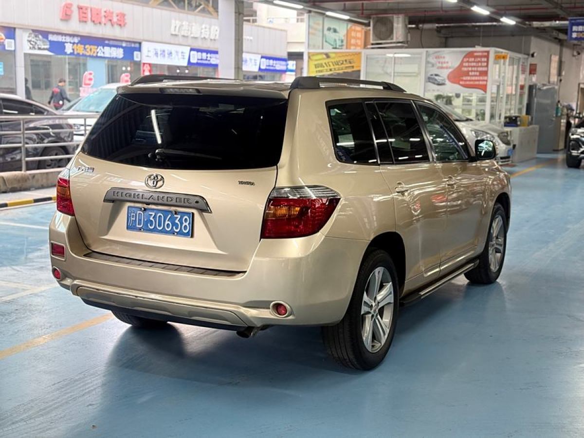 豐田 漢蘭達(dá)  2011款 2.7L 兩驅(qū)7座豪華版圖片