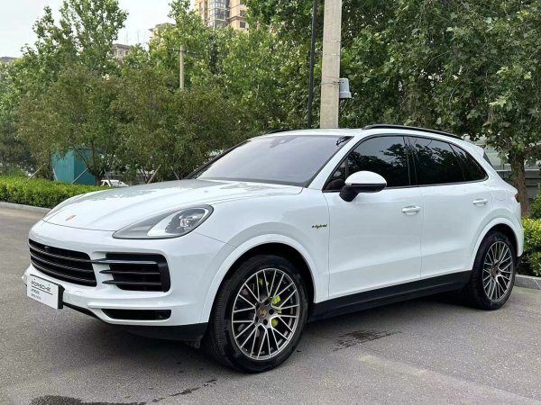 保时捷 Cayenne新能源  2022款 Cayenne E-Hybrid 2.0T 铂金版