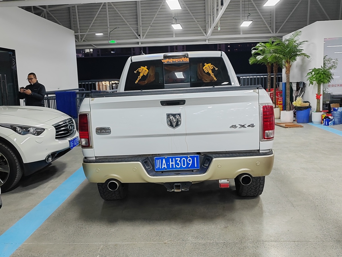 道奇 Ram  2017款 長(zhǎng)角號(hào) 5.7L 加長(zhǎng)版圖片