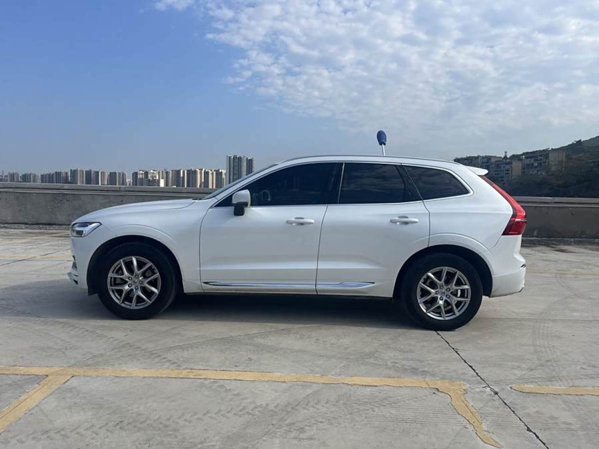 2020年10月沃爾沃 XC60  2021款 T5 四驅(qū)智逸豪華版