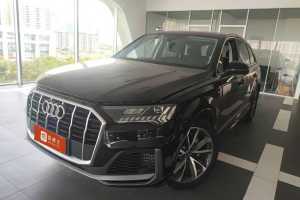 奥迪Q7 奥迪 55 TFSI quattro S line运动型