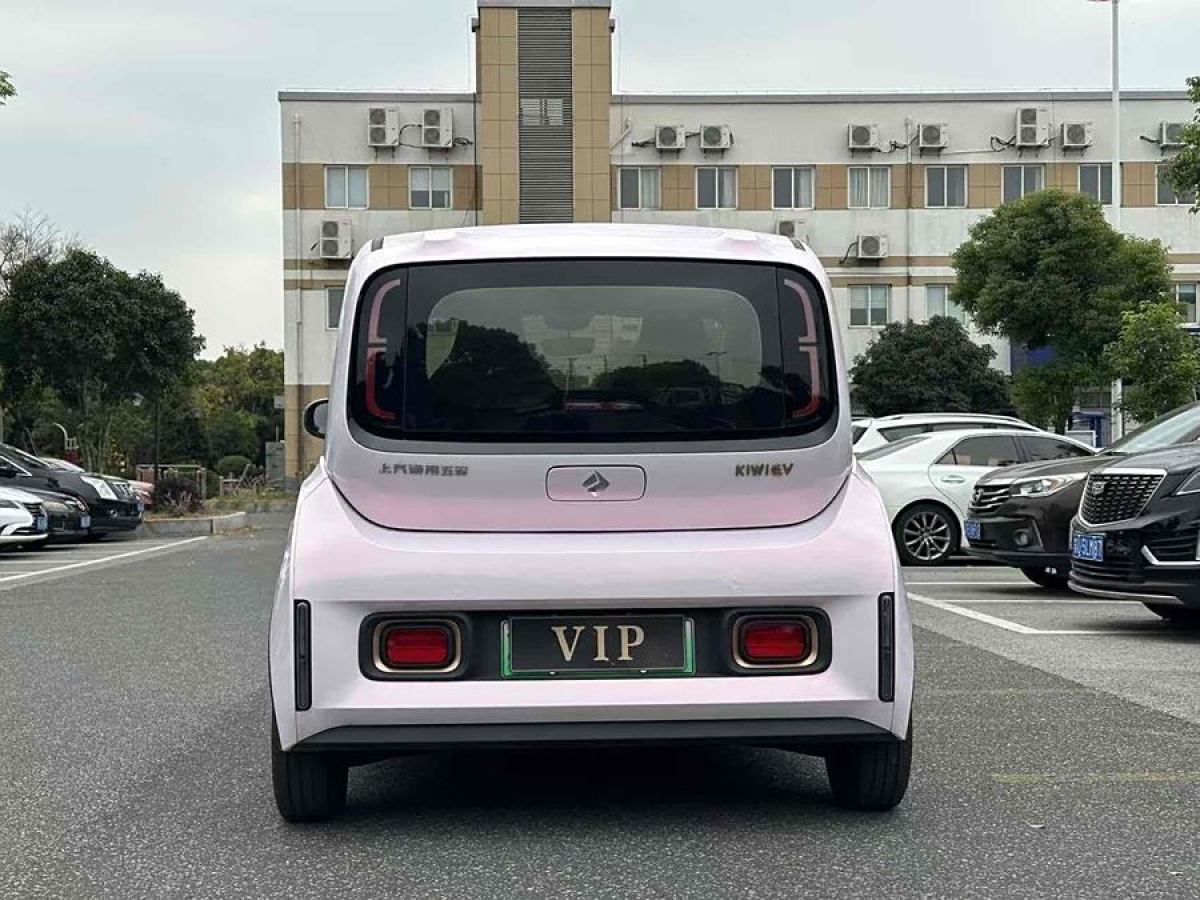 寶駿 寶駿KiWi EV  2022款 設(shè)計(jì)師輕享版 三元鋰圖片