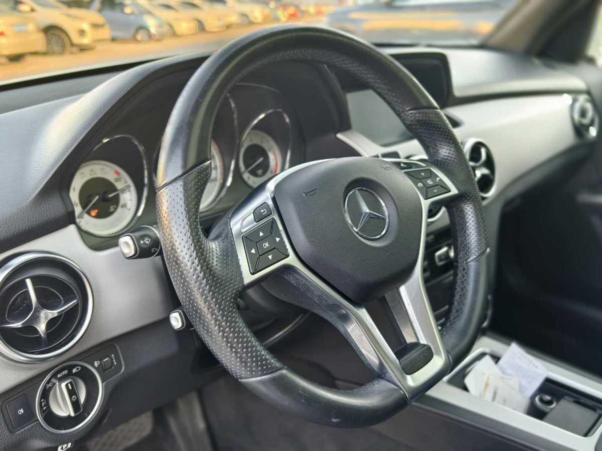 奔馳 奔馳GLK級  2015款 GLK 260 4MATIC 動感型 極致版圖片