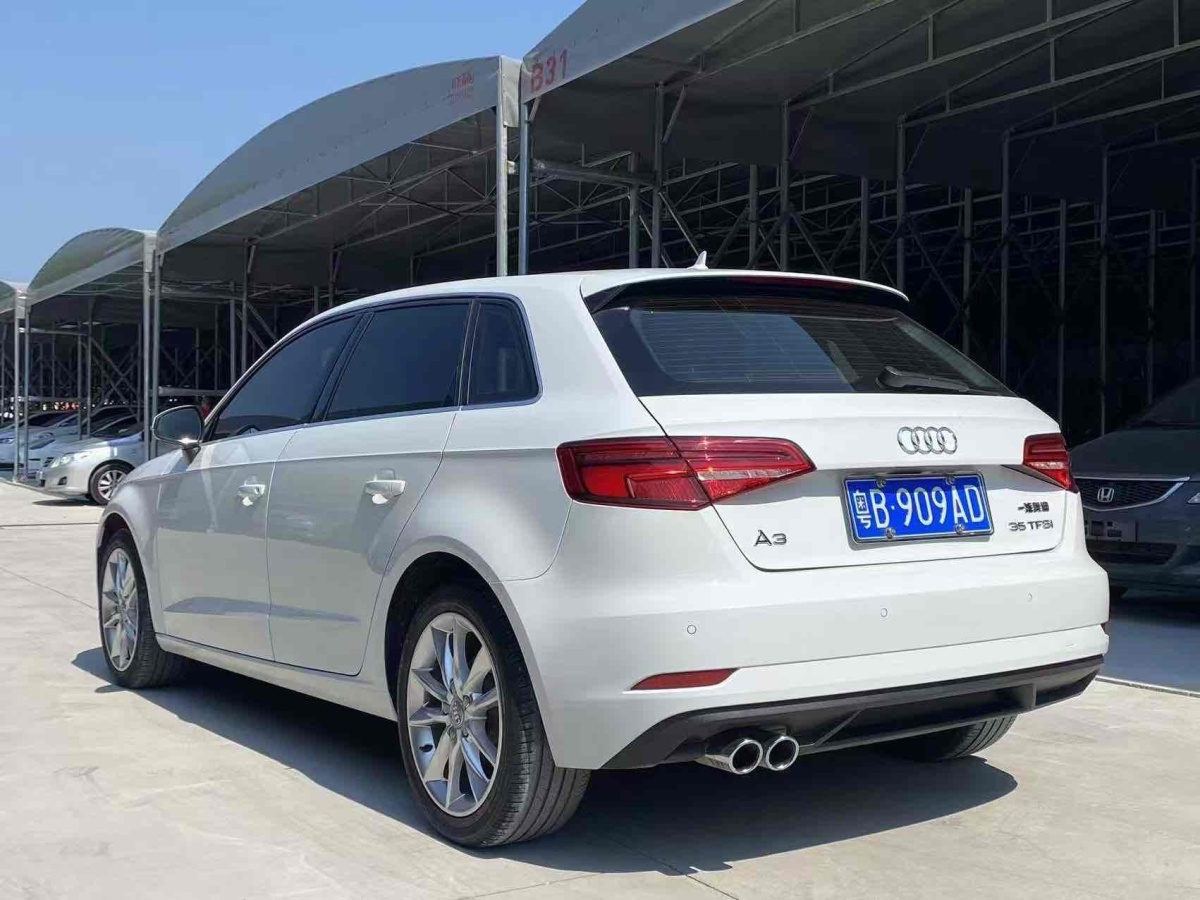 奧迪 奧迪A3  2018款 30周年年型 Sportback 35 TFSI 進(jìn)取型圖片