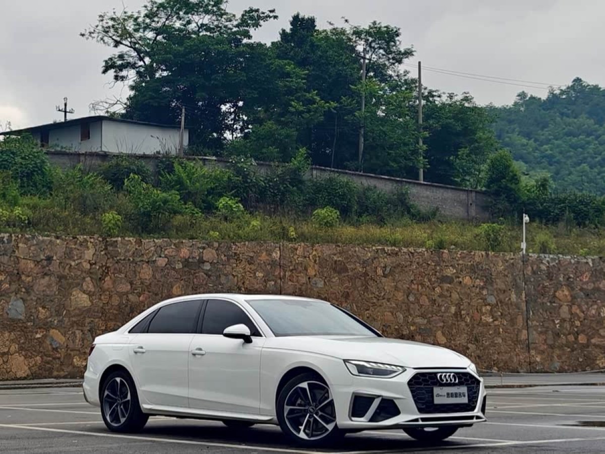 奧迪 奧迪A4L  2022款 35 TFSI 時(shí)尚動(dòng)感型圖片