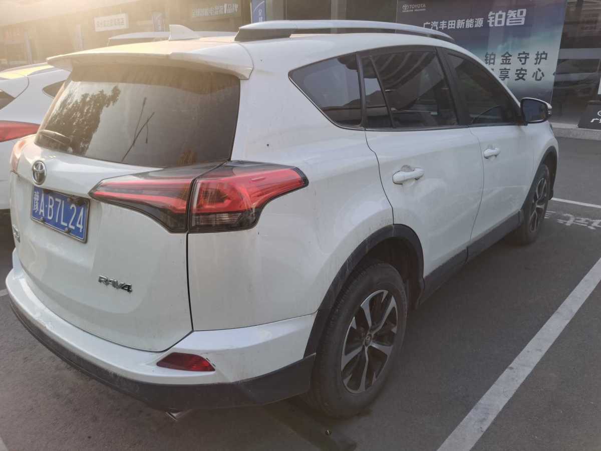 2019年1月豐田 RAV4  2019款 榮放 2.0L CVT兩驅(qū)先鋒版