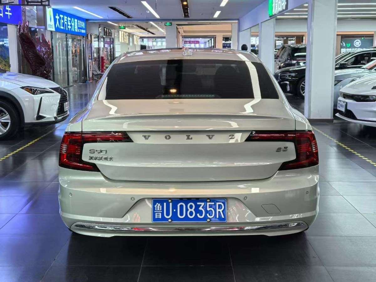 2022年4月沃爾沃 S90  2022款 B5 智雅豪華版