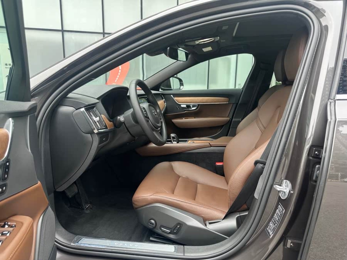 沃爾沃 S90  2024款 B5 智逸豪華版圖片