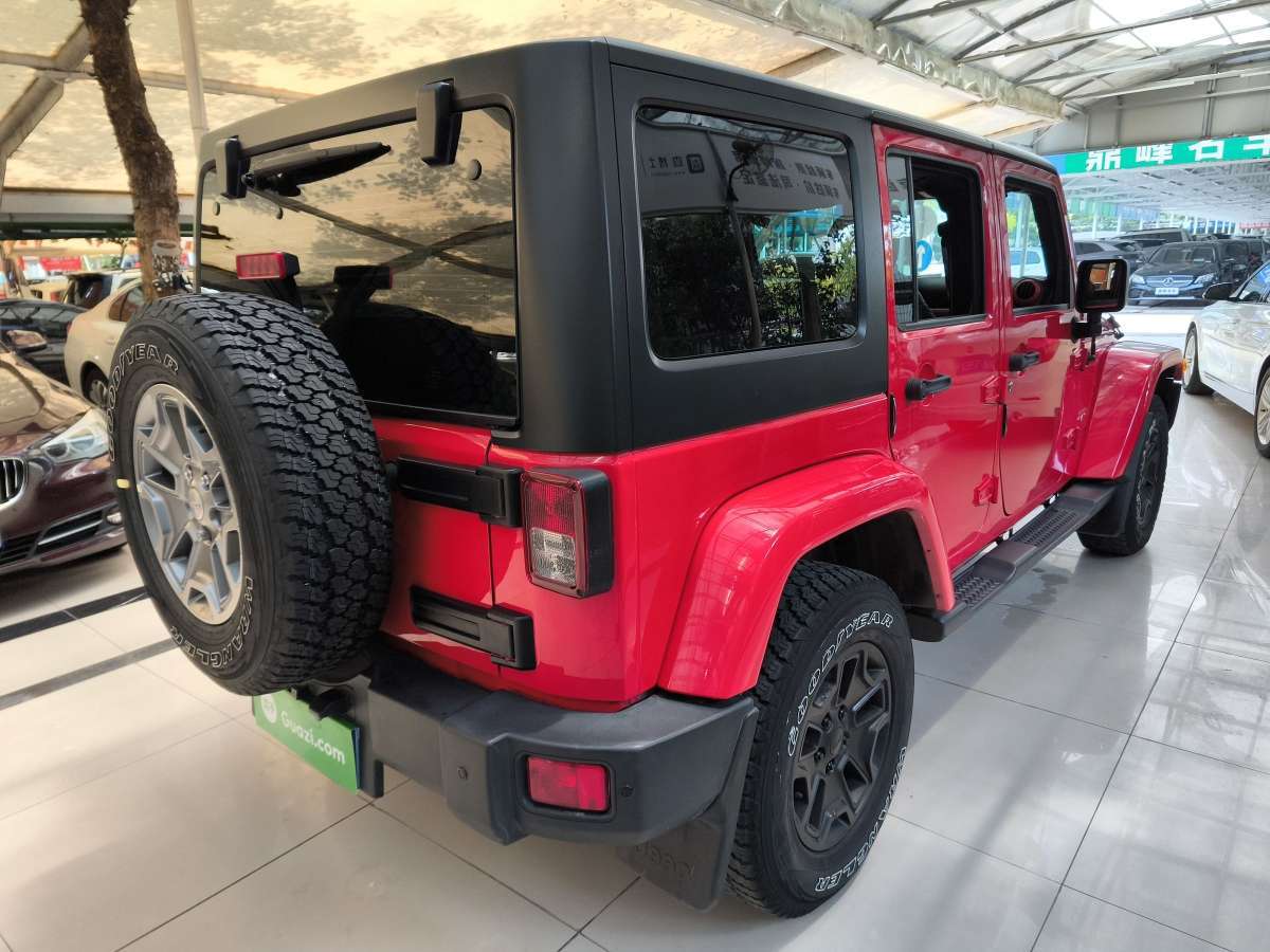 Jeep 牧馬人  2017款 3.0L Sahara 四門舒享版圖片