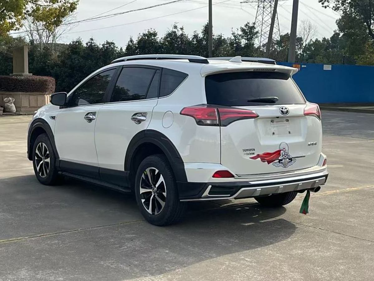 豐田 RAV4榮放  2018款 2.0L CVT兩驅(qū)風(fēng)尚X版圖片