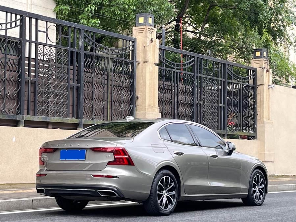 沃爾沃 S60L  2020款 T4 智逸豪華版圖片
