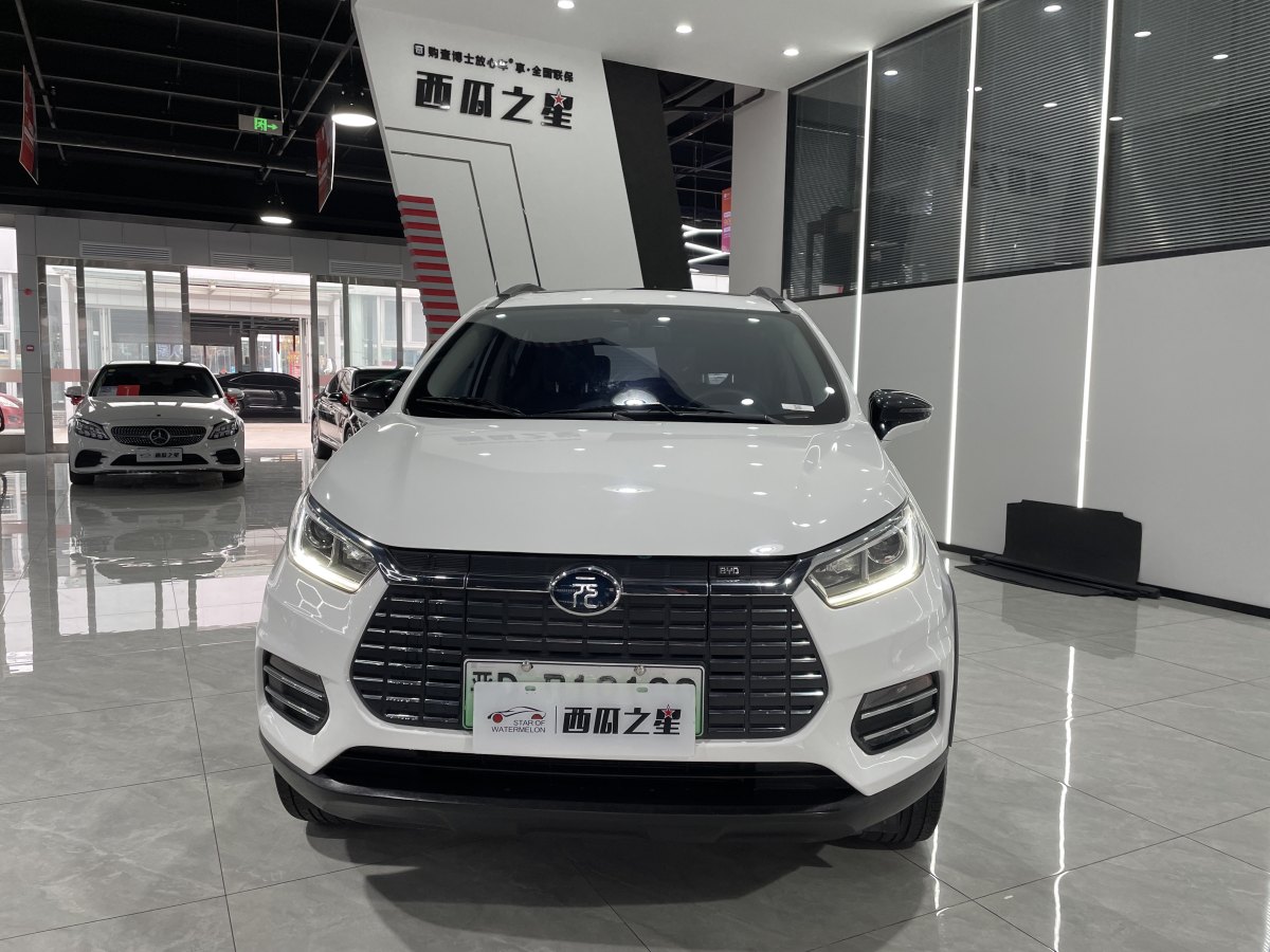 比亞迪 元新能源  2019款 EV360 智聯(lián)領(lǐng)尚型圖片