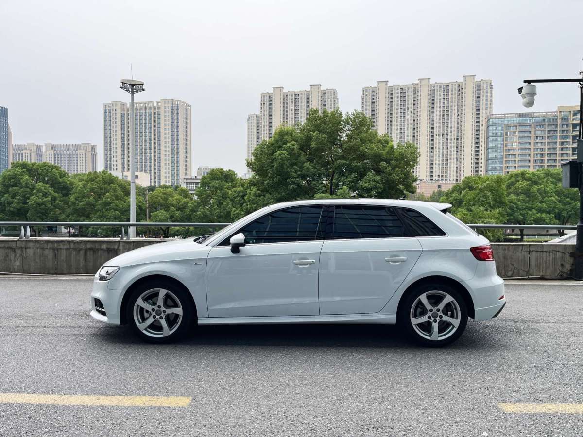 奧迪 奧迪A3  2020款 Sportback 35 TFSI 進(jìn)取型圖片