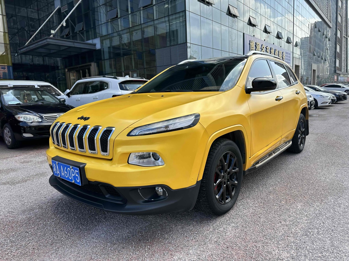 Jeep 自由光  2017款 2.4L 領(lǐng)先智能版圖片