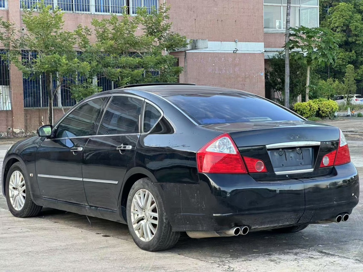 日產(chǎn) 風(fēng)雅  2005款 350 豪華版圖片